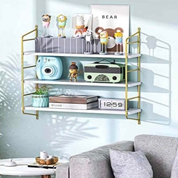 AMADA HOMEFURNISHING Wall Decor Floating Shelves 3 Boards